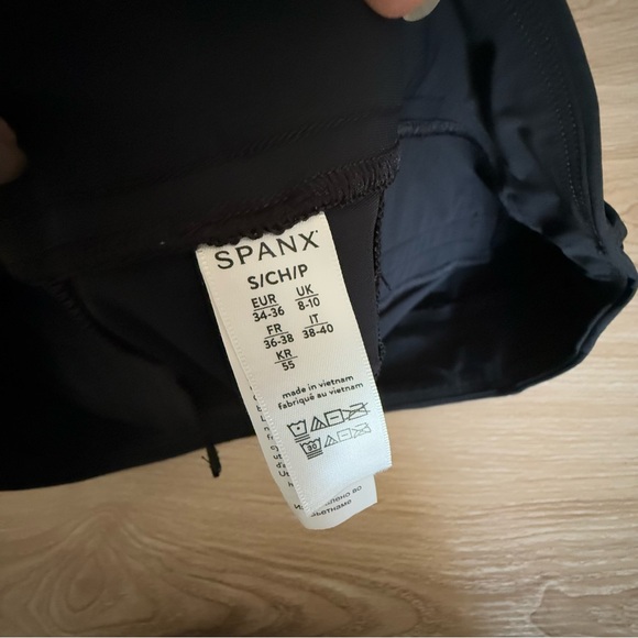 Spanx Small Sunshine Shorts 10” Black Athletic Outdoor Minimal Tennis Pickleball - Picture 5 of 8